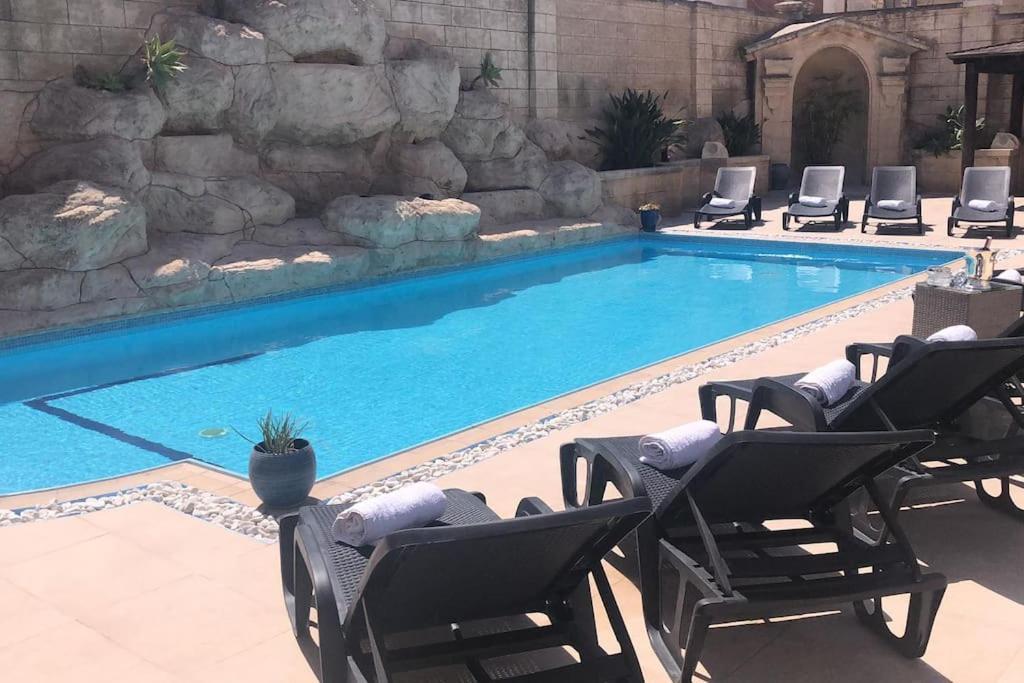 Velver Mansion, Malta - Luxury Villa With Pool 纳克萨 外观 照片