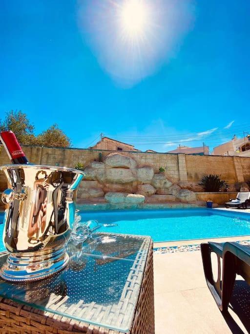 Velver Mansion, Malta - Luxury Villa With Pool 纳克萨 外观 照片