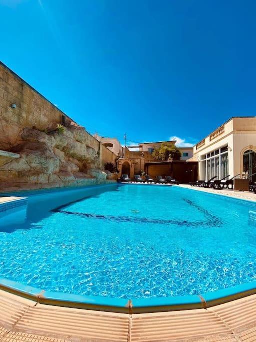 Velver Mansion, Malta - Luxury Villa With Pool 纳克萨 外观 照片